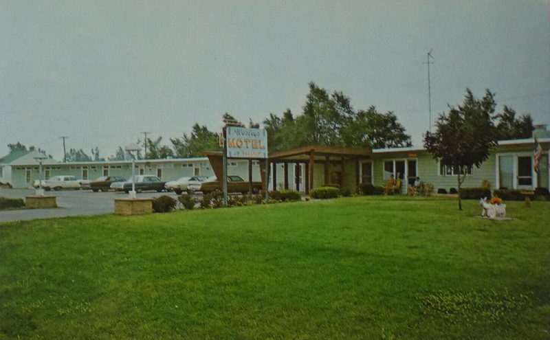 Vassar Inn (Wesley Motel) - Old Postcard (newer photo)